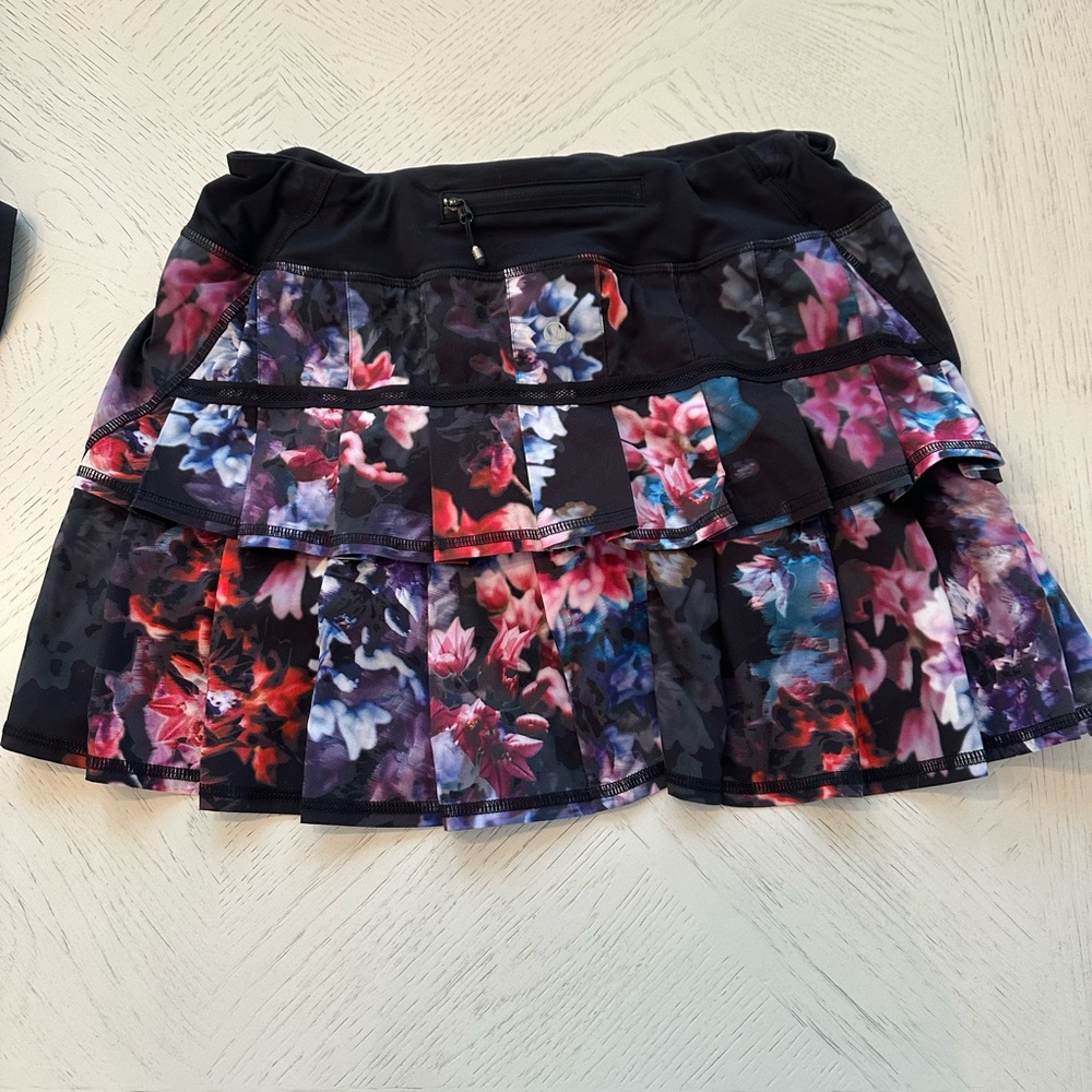 Lululemon Pace Setter skirt size 8.